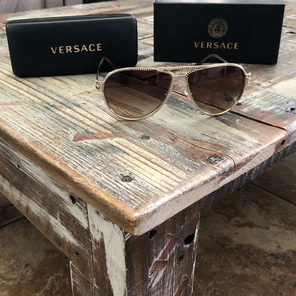 Versace sunglasses - Picture 5 of 8